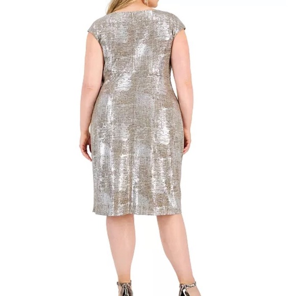 Connected Woman Plus Short Sleeve Silver Metallic Midi Dress Size 22W - Picture 4 of 14